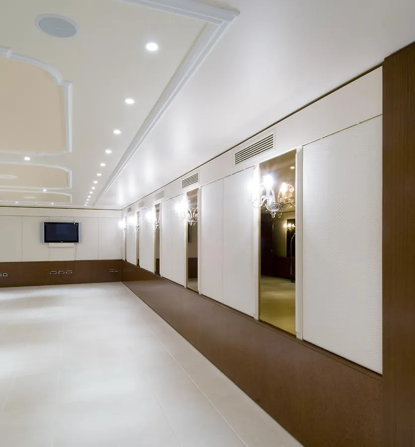 Club House Hotel Rimini 4*,  Italie